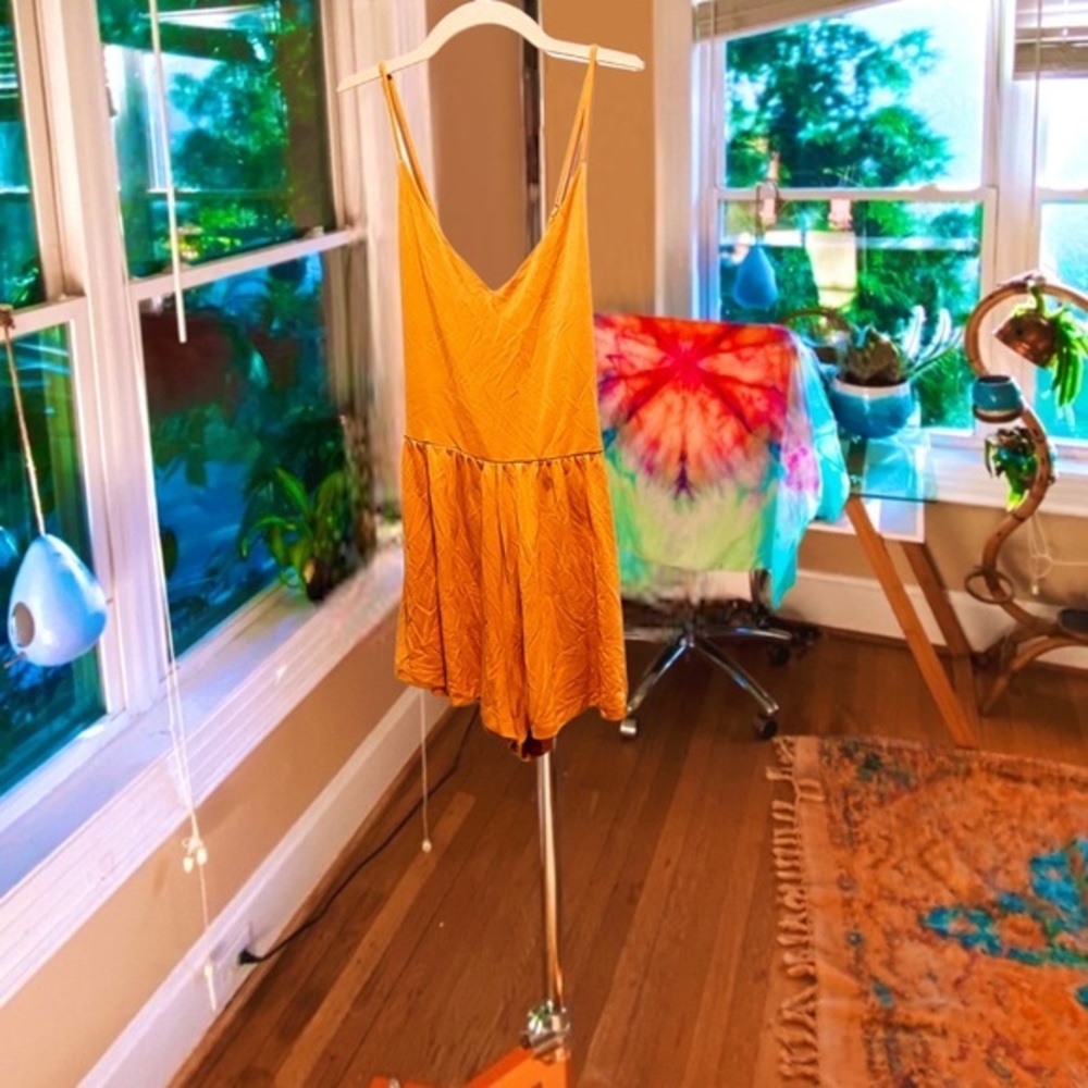 mustard yellow f21 romper 🌊